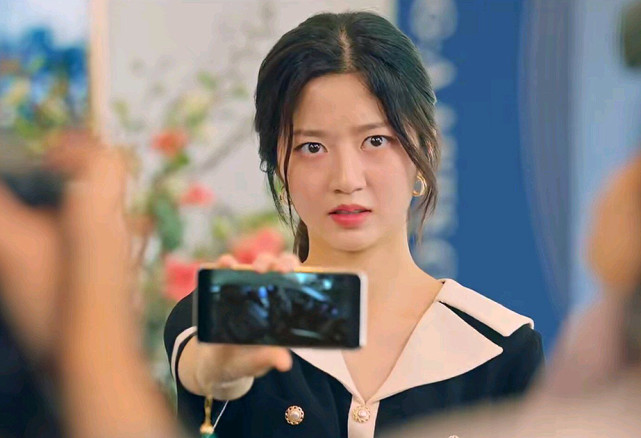 《顶楼3》露娜反杀 恩星大孝女想当千瑞珍的妈妈 都秘书是真爱_腾讯