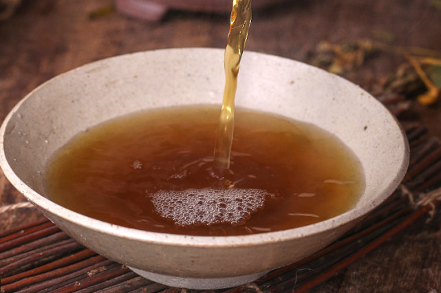 所以在处暑节气的时候,当地人会主张煎药茶给家人饮用.