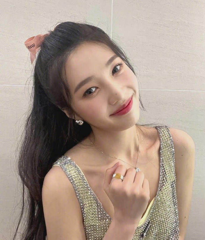 韩媒报道 Red Velvet成员joy与歌手crush恋爱中 腾讯新闻