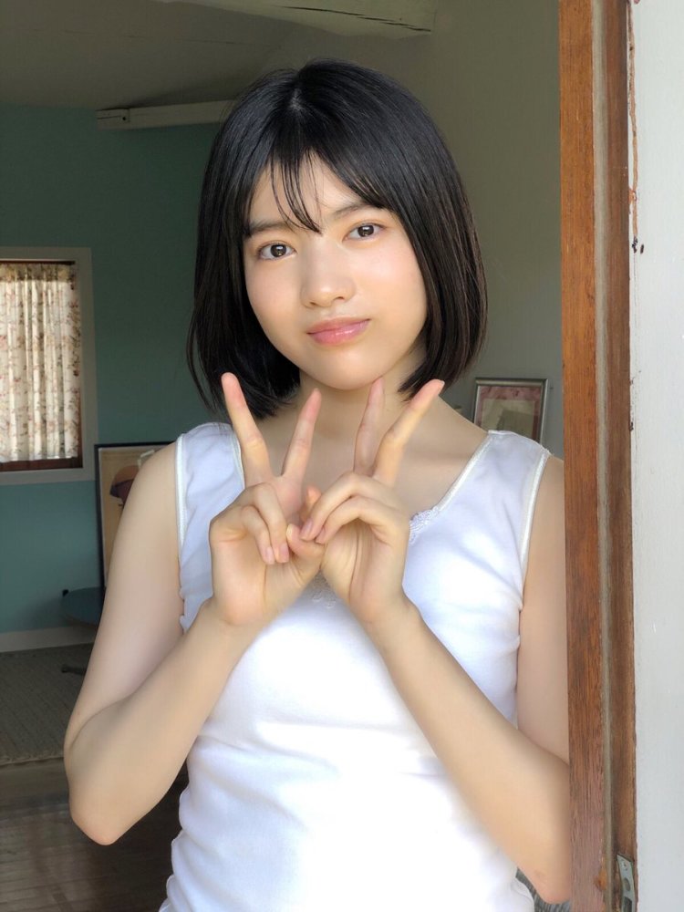 乃木坂46的爱豆,林瑠奈,在《快乐男孩》vol.306中登场