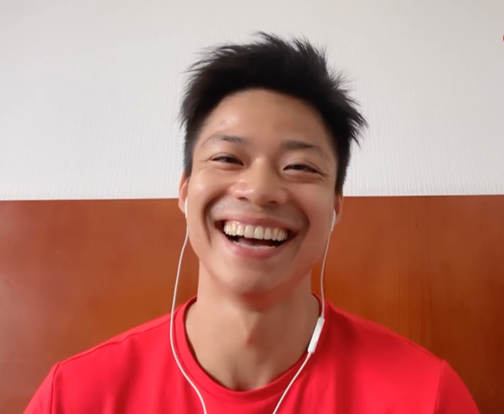 馋哭了巩立姣当着苏炳添的面晒奥运金牌苏神要跑去她房间抢金牌