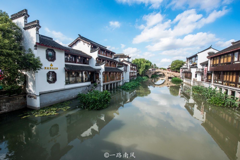 上海两座地铁直达的古镇,江南水乡风情浓郁,免费开放游人如织