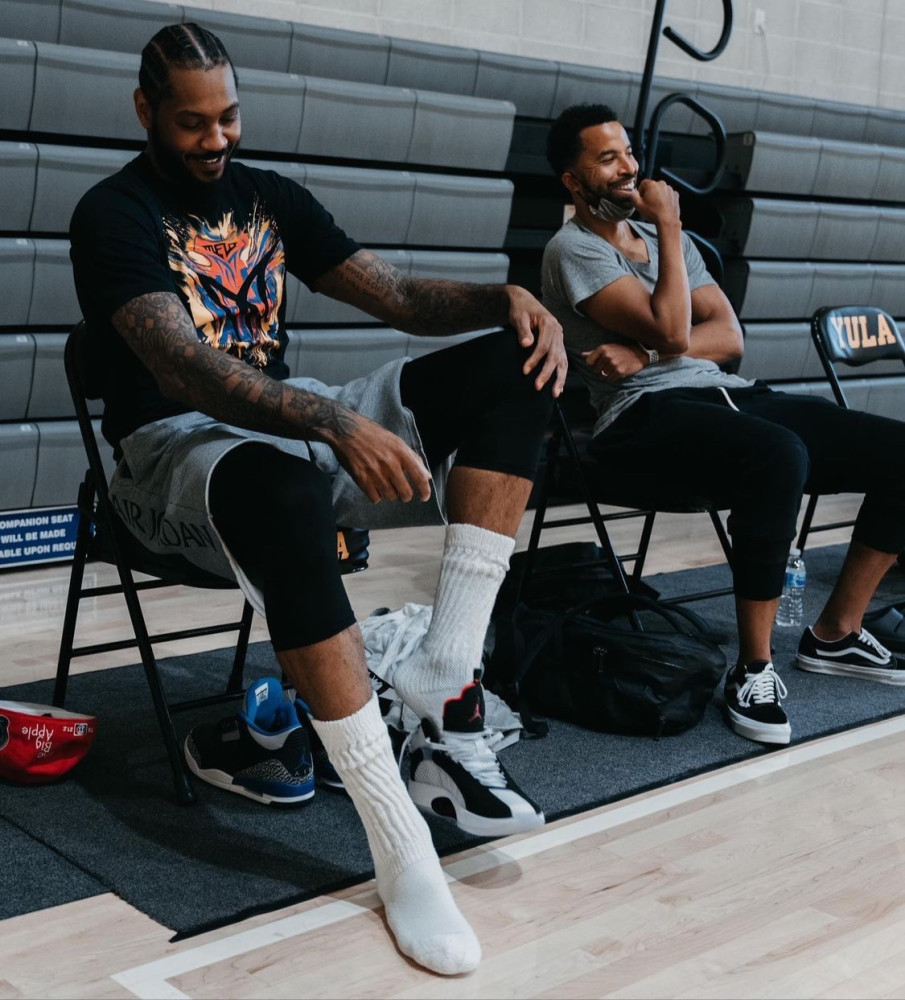 摄影师晒安东尼训练照,肌肉线条凸显,后仰跳投美如画_腾讯新闻