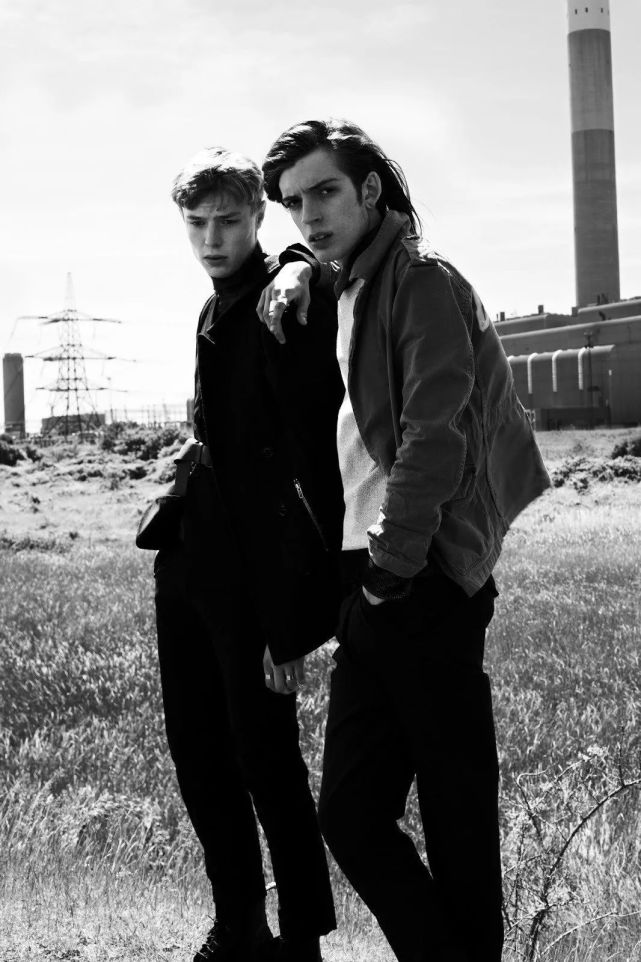 双人站姿动态参考!