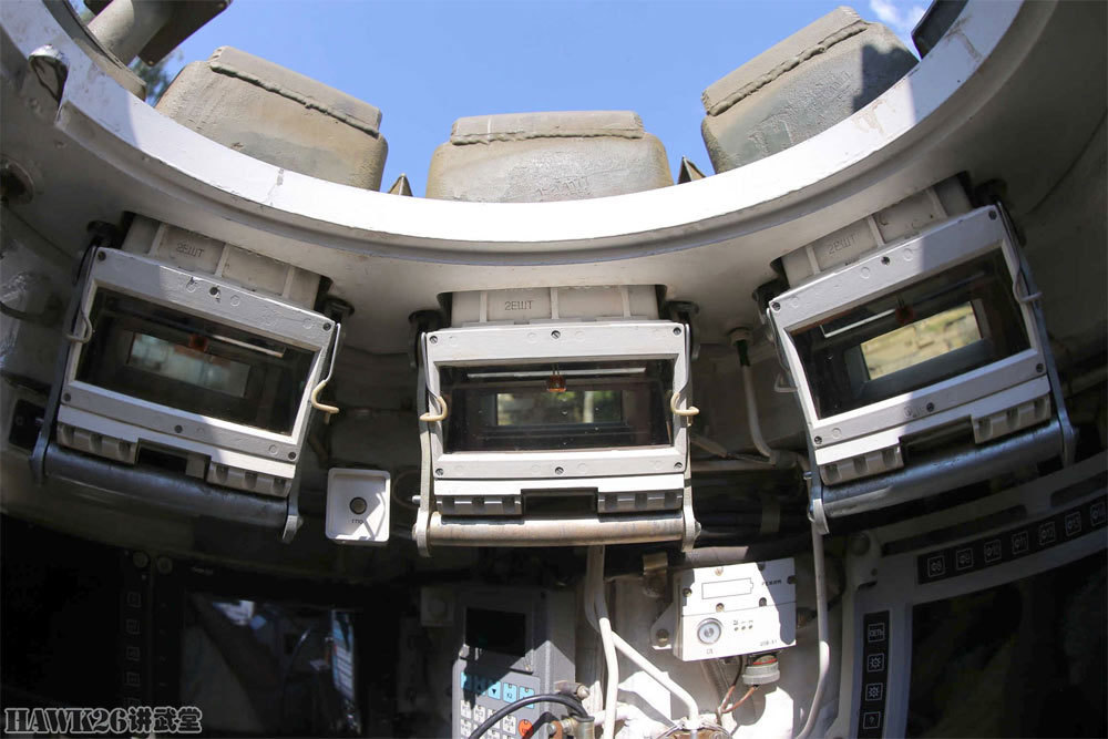 俄罗斯t16装甲抢修车内部照片曝光阿玛塔底盘车载设备先进