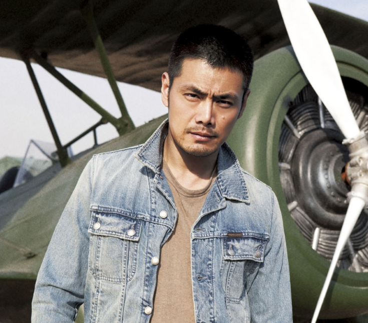 邵兵17岁龙凤胎女儿近照曝光,化浓妆打扮成熟,跟老爸如复制粘贴