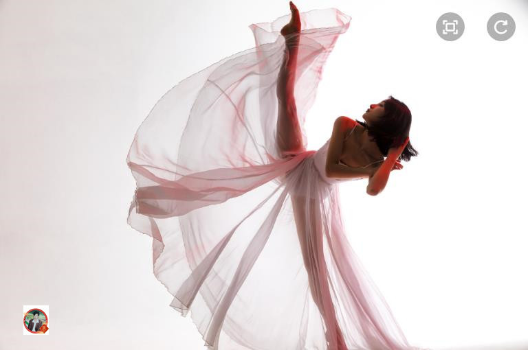 赵圆瑗晒出舞蹈动作