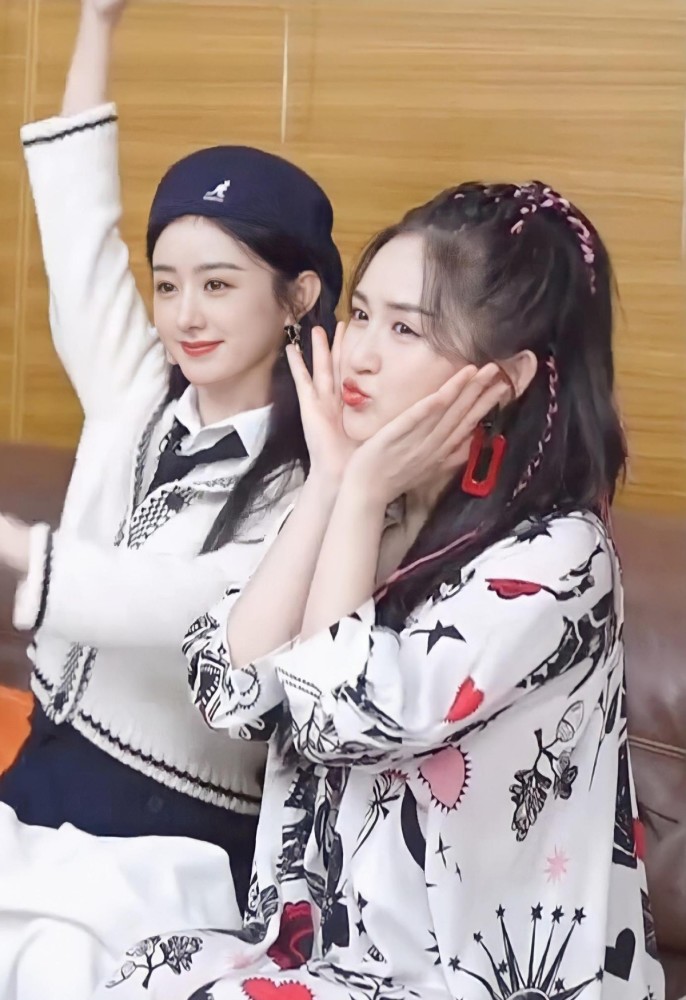 谢娜回归快乐大本营产后复出身材没变化同框赵丽颖也没输