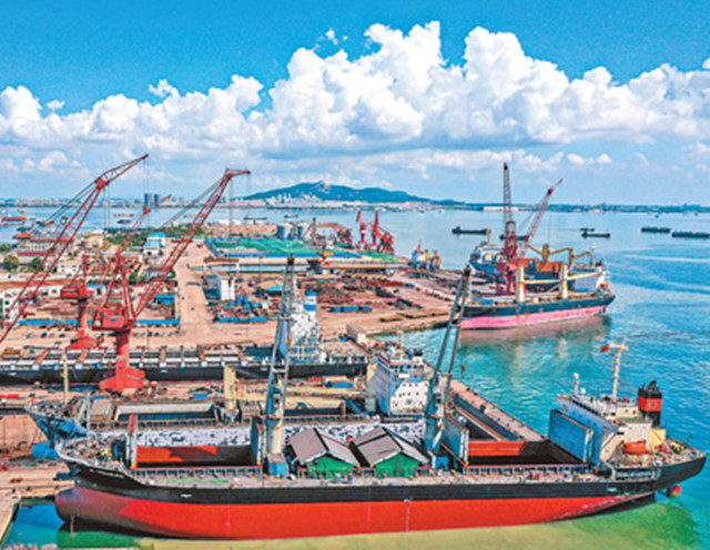 外眼看山东央媒一周图片撷英致敬医师