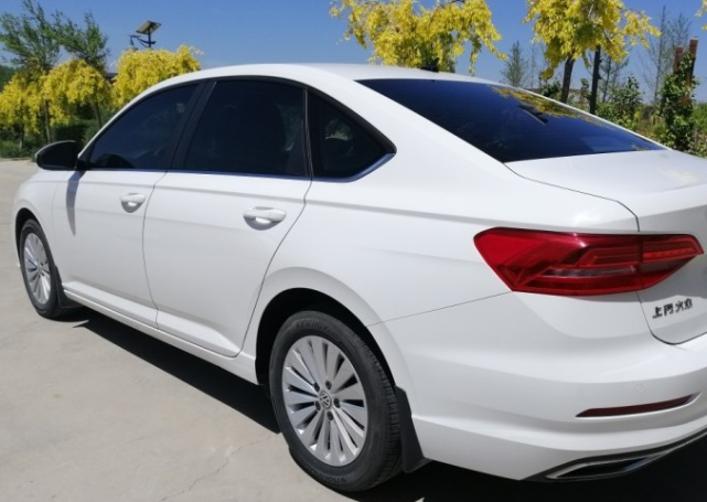 轿车市场最新的销量数据分析,上汽大众朗逸在2021年7月份的销量为