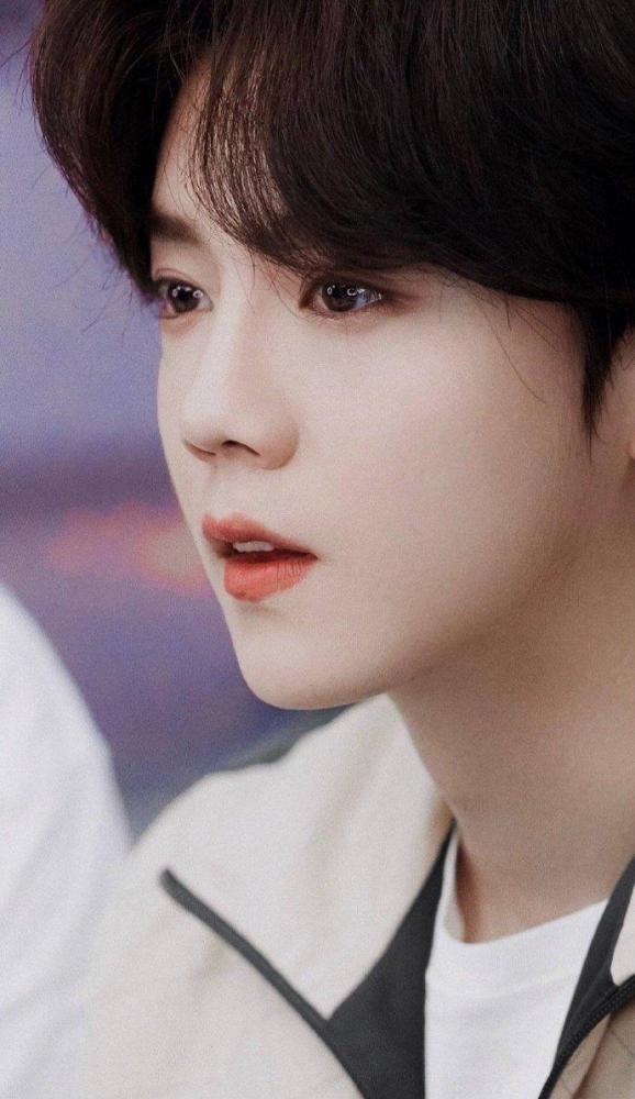 鹿晗高清壁纸一个带起顶流的男人