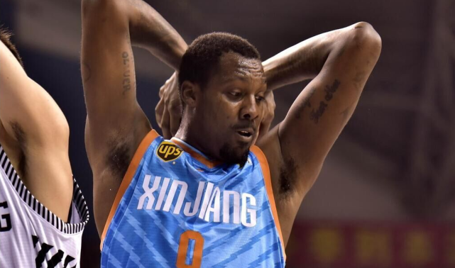 丢人!布拉切网上乞讨还嫌打赏少 身体发福无球可打太悲催