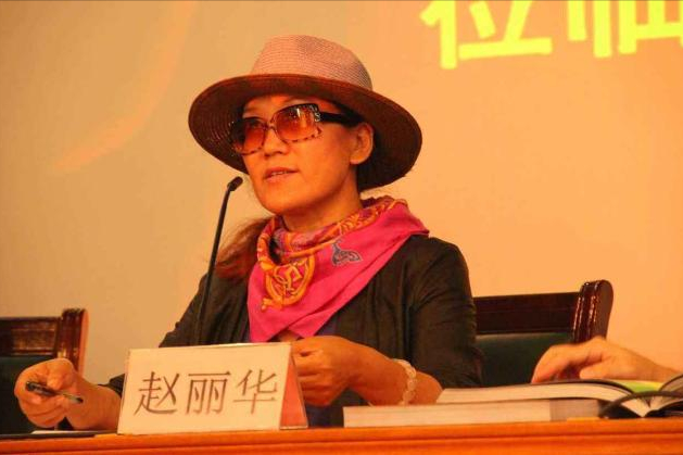 梨花体赵丽华还是金庸迷写了两首张无忌的诗