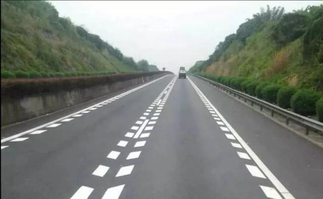 双黄虚线可以变道行驶吗,这种特殊情况越来越多