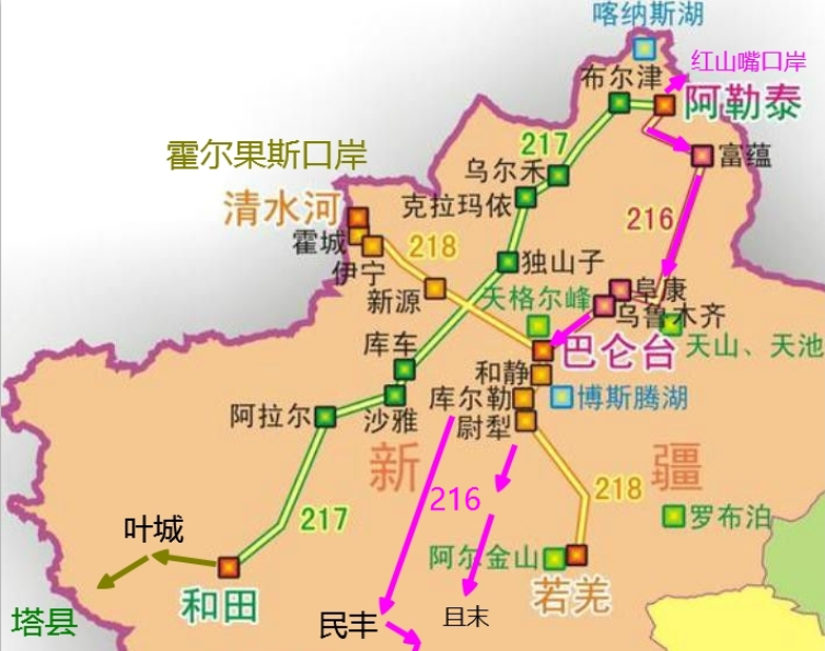 新疆戈壁公路又有越野车撞死3只骆驼,满地碎片万幸无人伤亡