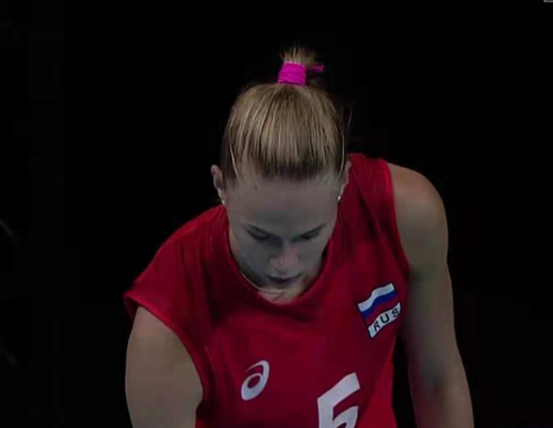 欧锦赛俄罗斯女排连胜17岁小将受到重用发挥出色成长令人深思