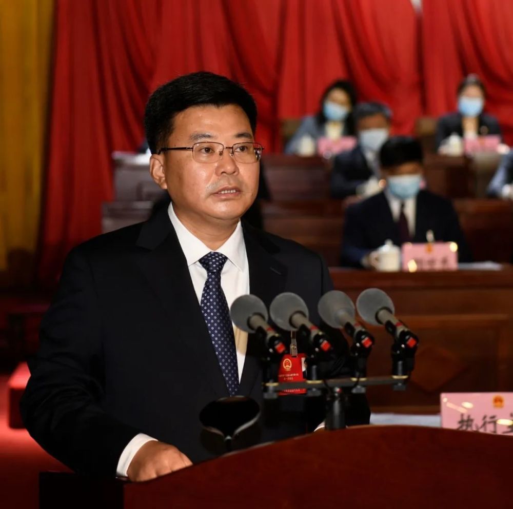 承德市第十五届人民代表大会第一次会议开幕