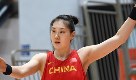 再度并肩国手孙梦然自宣加盟四川女篮与李梦携手作战