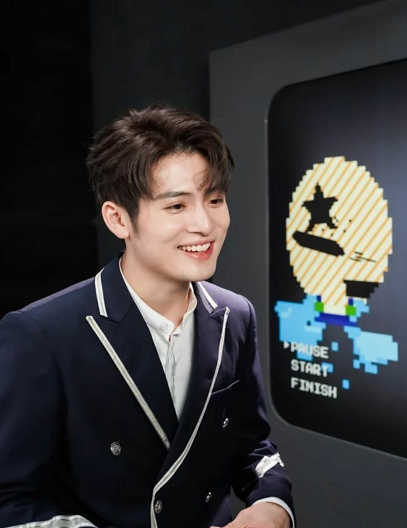 粉丝澄清不是退团,指责公司搞垮他的身体|粉丝|日本_娱乐|力丸