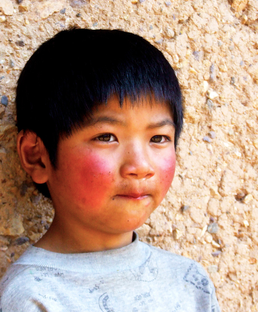 3岁哑童开口说话,经常半夜惊醒说地下有怪声父母被吓得搬家