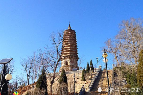 東城區又分為居民區,手工業作坊區,宮殿區,墓葬區等,文化遺存相當豐富