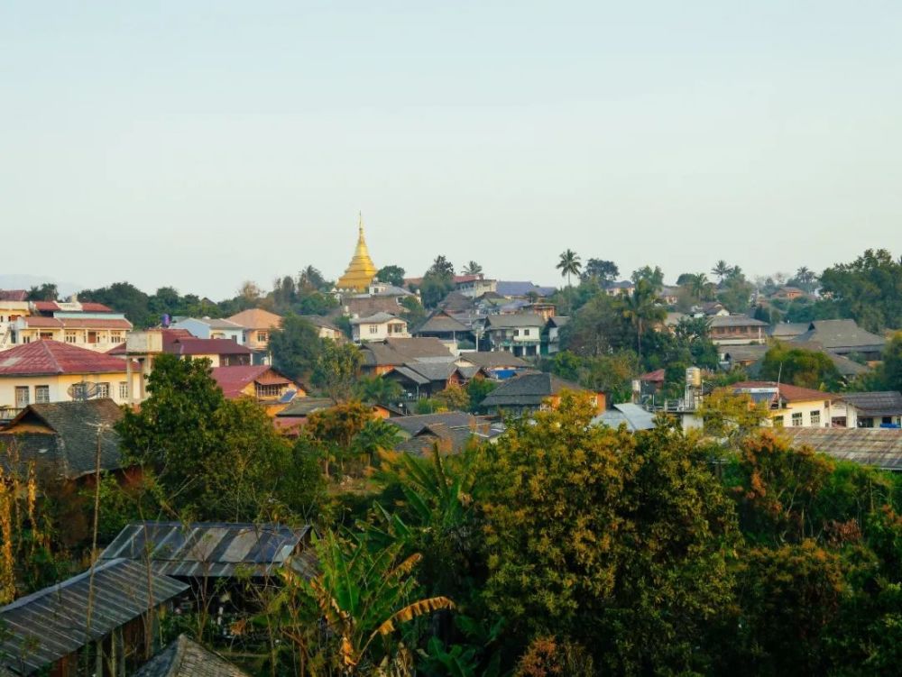 哪怕世界上最阴暗恐怖的角落最终也会变成游客的祈福之所