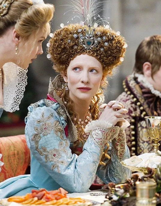 伊丽莎白一世不讲究为了美貌涂猪油戴假发有时候7天不卸妆