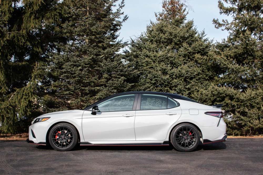 2021款丰田凯美瑞trd,3.5lv6 8at,售33285美元