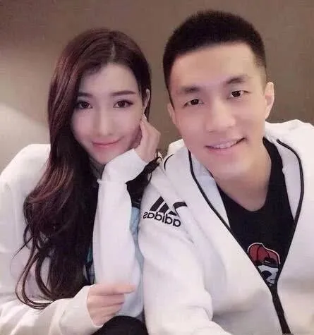 赵继伟结婚!娇妻是个美女艺术家,辽宁队就剩郭艾伦了