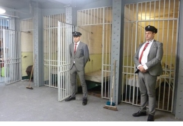 为降低疫情传播风险英国监狱提供送餐上门