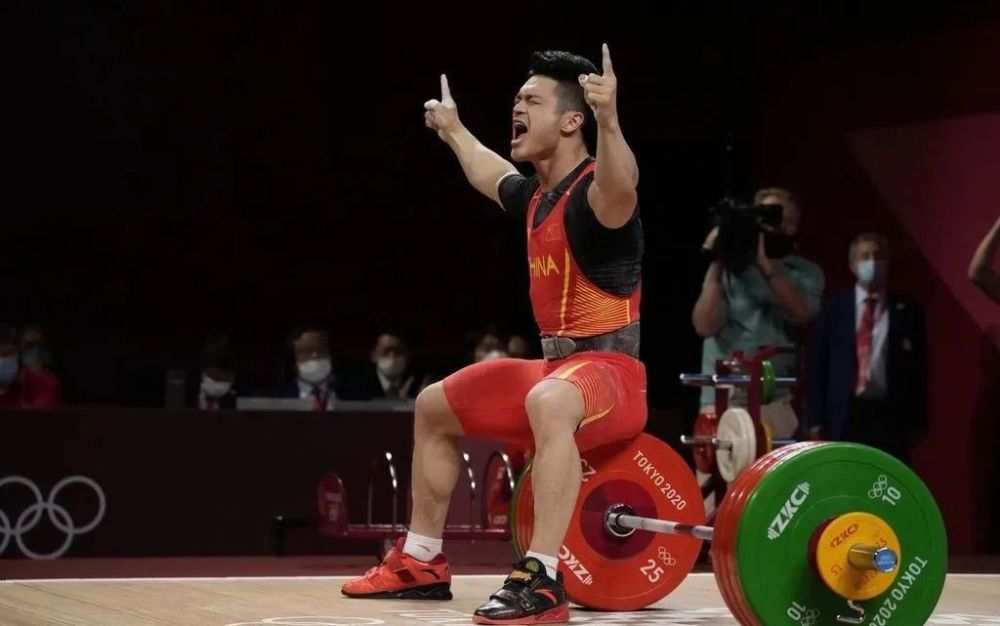 谷雨|爱吕小军的欧美男粉有多生猛?