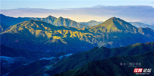 【每日一图@湖南】罗霄山脉唯美大片 阳光为群山披上霞衣
