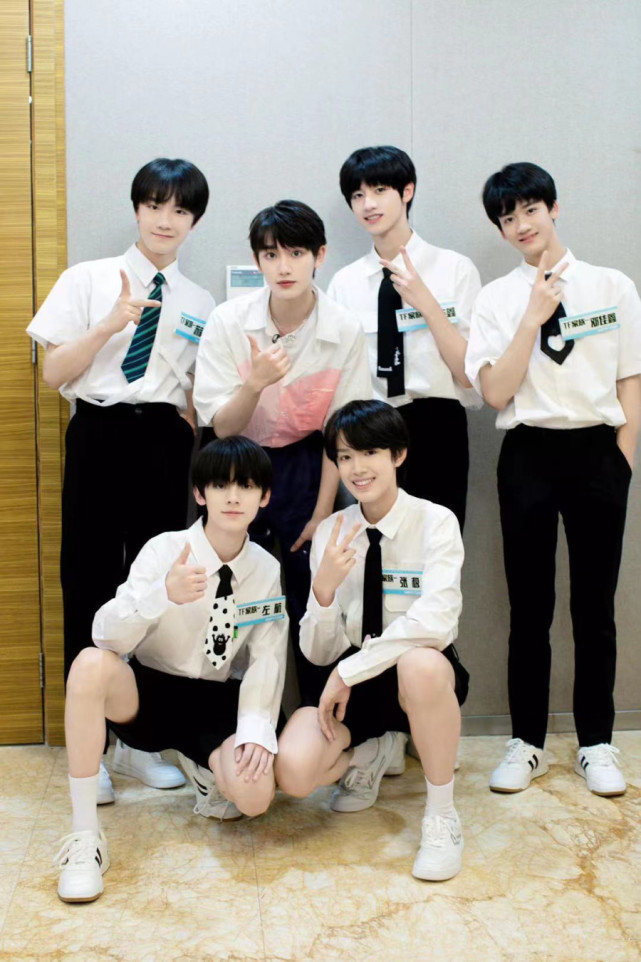 还没正式出道就上快乐大本营tf三代的待遇堪比时代少年团