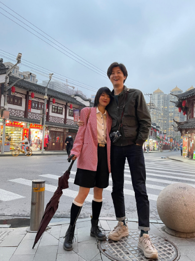 女星黄璐凌晨与男友秀恩爱官宣新恋情后不忘表白6岁女儿