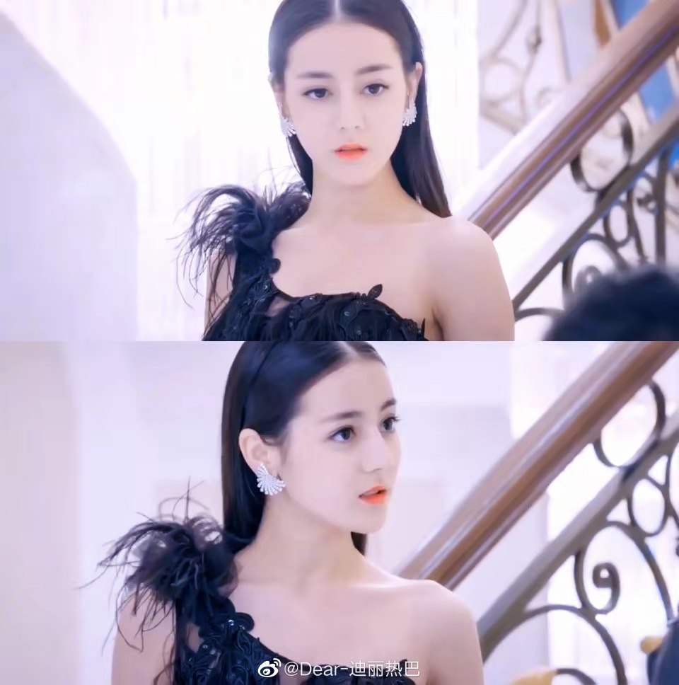 迪丽热巴发长文告别乔晶晶盘点迪丽热巴出演的女明星角色