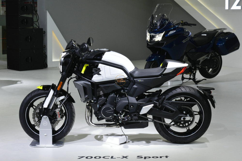 春风700cl-x运动版配置公开 全套brembo卡钳 直推上泵_腾讯新闻