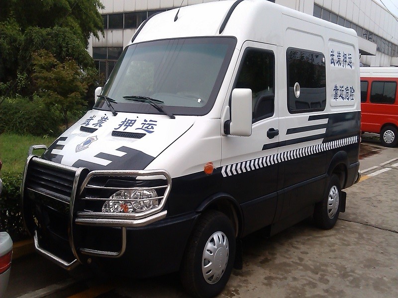 运钞车的另一必要性除此之外,运钞车可不单单是把银行的钱运送到金库