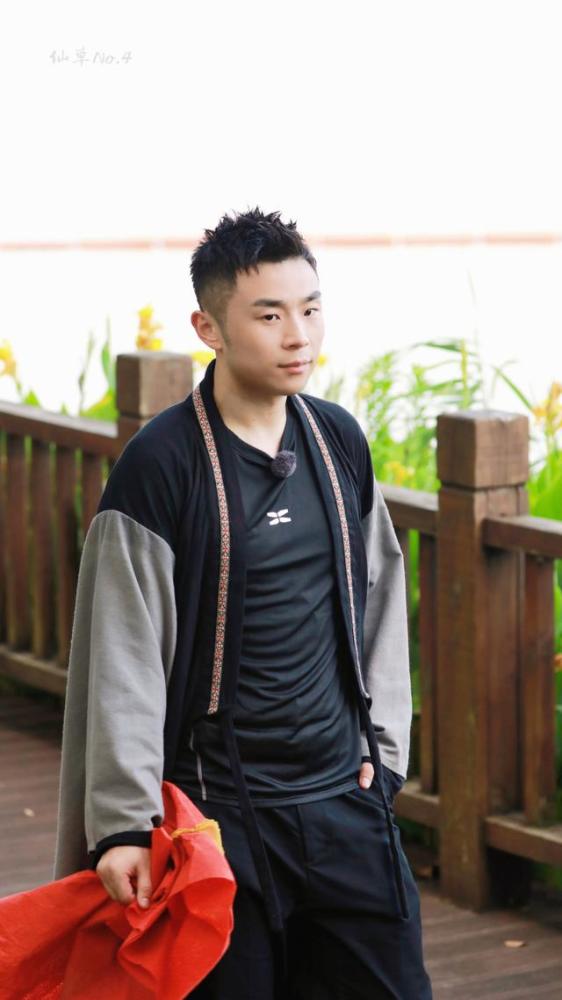 这一季新加入的成员中,观众期待值最高的估计就是"疯狗"张九南了!