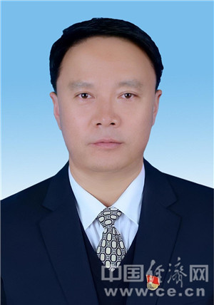 04 历任青海省扶贫开发局副主任科员,主任科员,办公室副主任,主任