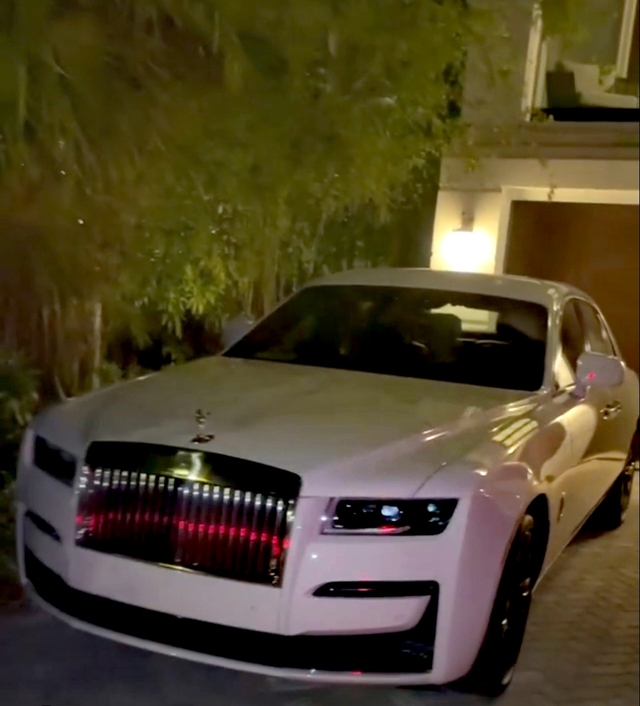 炫富无极限梅威瑟购入豪车套装注意是套装