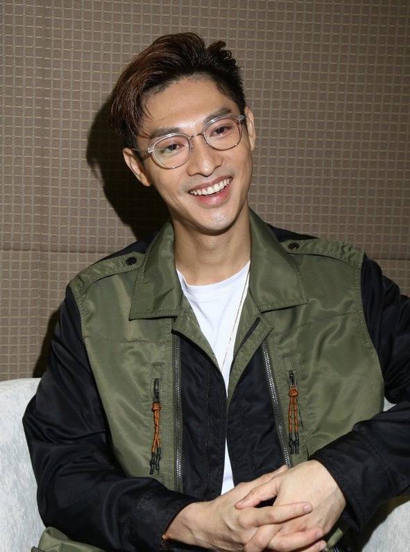 谭咏麟义子关楚耀因智能爱人再回tvb角色有惊喜却不讨喜