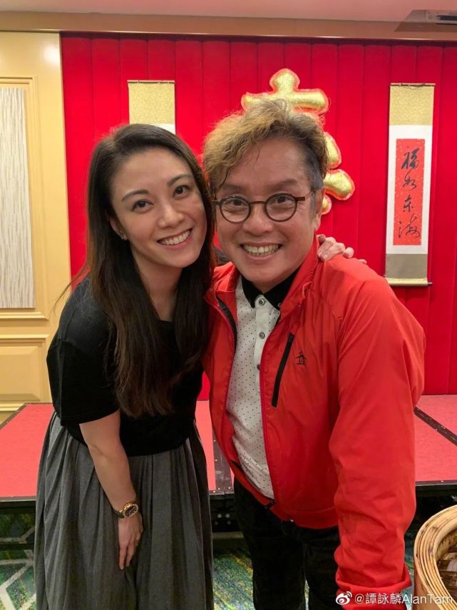 71岁谭咏麟生日红光满面皮肤饱满原配出家私生子长居国外