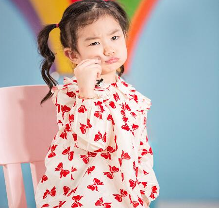 lucky脚疼得大叫,一旁戚薇却无动于衷?李承铉下秒反应太逗了!