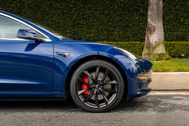 改车从轮毂开始特斯拉model3改装19寸fa06旋压轮毂