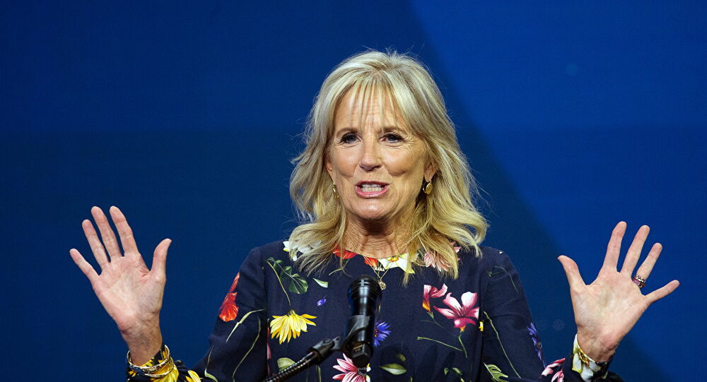 发言人要求福克斯新闻网周末节目主持人雷切尔·坎波斯·达菲(rachel