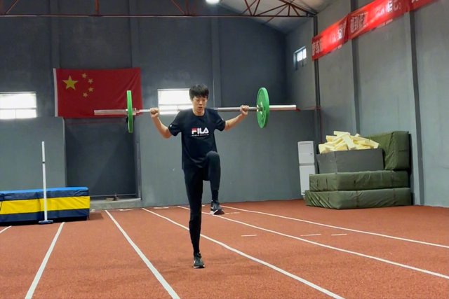 张国伟复出后晒一日三餐,被调侃热量高,张国伟:运动员消耗大!