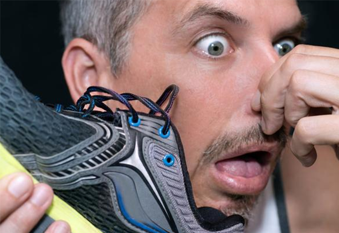 难怪会忍不住闻臭袜子,原来是为了骗奖励