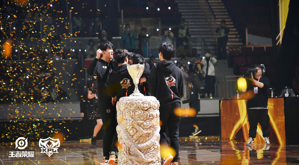 dyg公布挂牌名单久诚领衔易峥星宇也要走冠军首发只剩两个