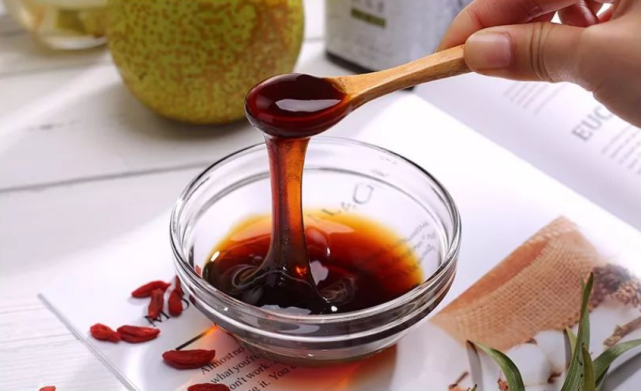 秋季干燥多咳嗽,奶奶教我熬秋梨膏,早晚一勺,润肺止咳!