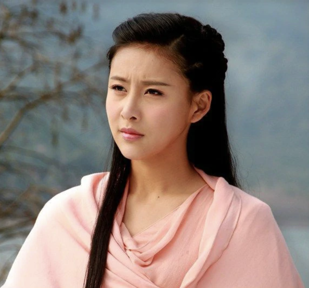 贾青版的阿紫是被吐槽最多的,首先贾青的演技被网友称只演出了阿紫的